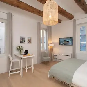 Appartement Design Vieux Port, Marseilles